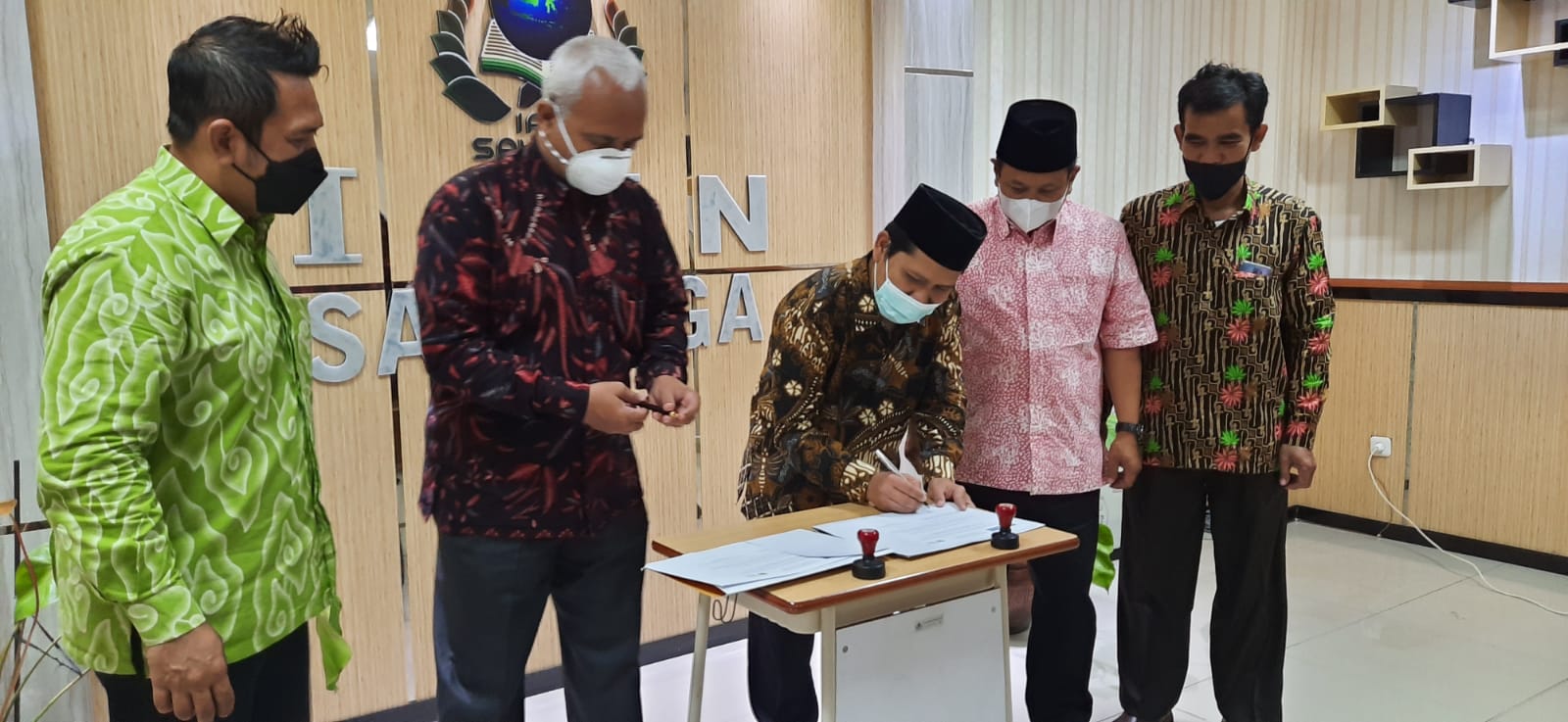 Penandatanganan Kerjasama Antara Jurnal Penamas Dengan Indonesian Journal of Islam and Muslim Societies (IJIMS) IAIN Salatiga